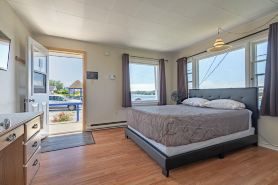 Novastar Motel on the Lake