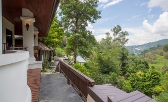 J Valley Resort