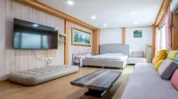 Pol Lip House