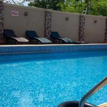 Tomats Hotel and Suites