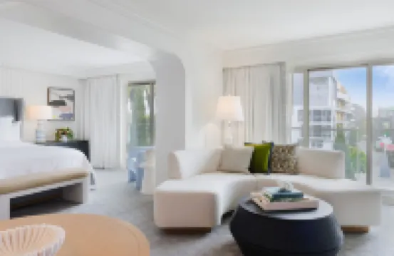 Regent Santa Monica Beach Hotels near Santa Monica Airport