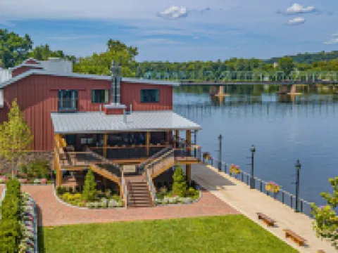 ゴースト ライト イン バックスのホテル