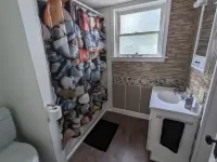 Funky, Fido-friendly flat near downtown Ishpeming.