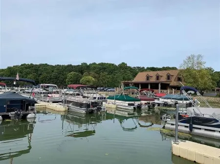 Cozy Hideaway with 3 Season Lake View