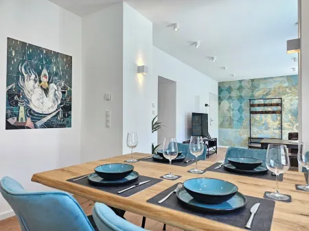 Emerald - Right next to the castle, terrace, BBQ, switch & stream