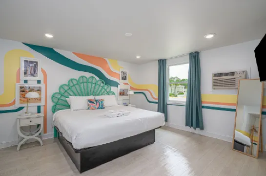 Royal Palms Motel