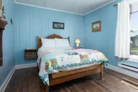 Camp de Base Gaspésie Hotel a 