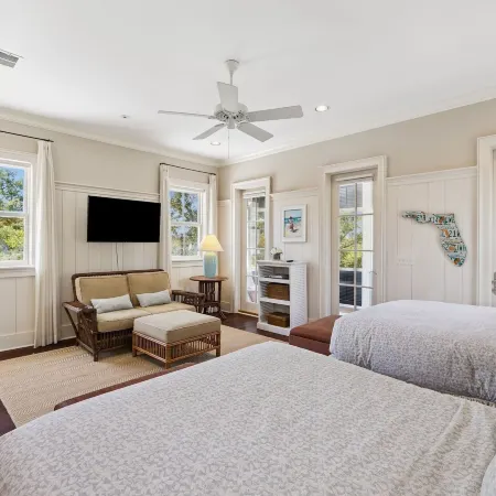 Short Walk to Beach Club, Close to Seaside 3Br Home & Carriage House Home