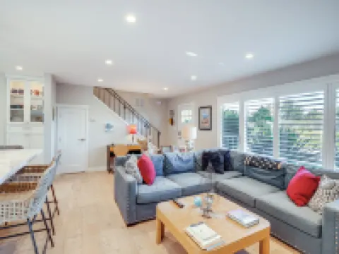 Seascape Aptos Retreat w/ Bocce Ball Court! Hotels in Aptos