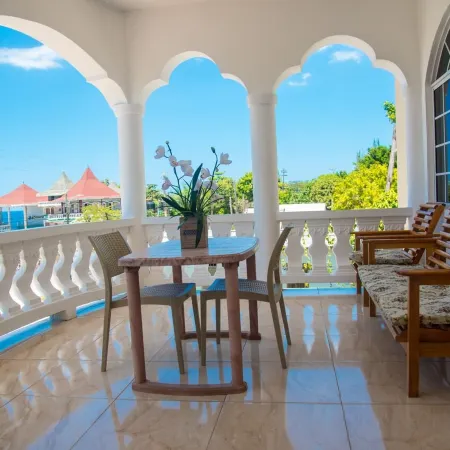 Dela De-Rose Guest House Negril Jamaica