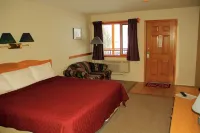 Cariboo Lodge Hotels in Clinton