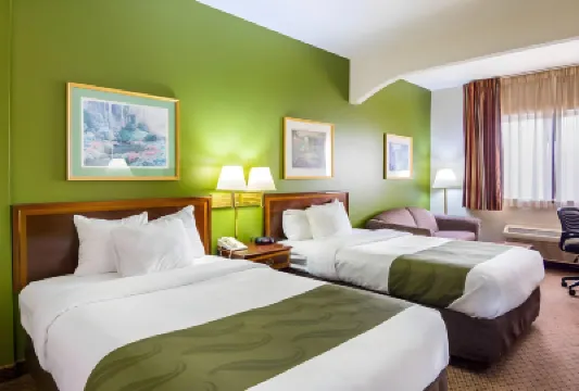 Quality Inn & Suites Kearneysville - Martinsburg Hotels in 