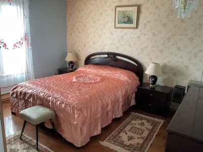 Family-Friendlyin QuietLaval Neighborhood Botanix Jardins Zeillinger 주변 호텔