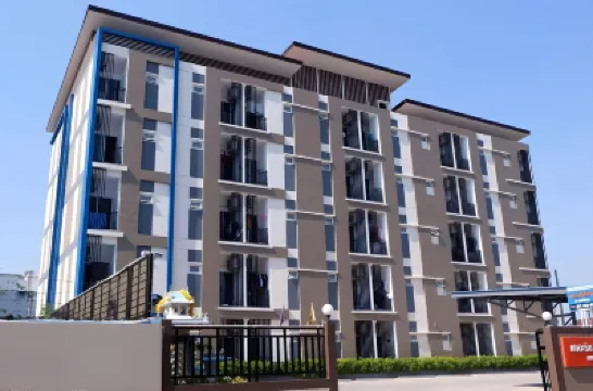 The Rich Ratchapruek Hotel & Residence Hotels near Taling Chan