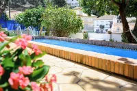 Blue Castle GuestHouse - Pools