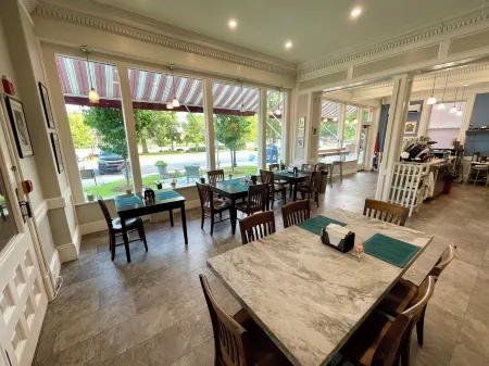 The Brandon Inn Отели в г. Риптон