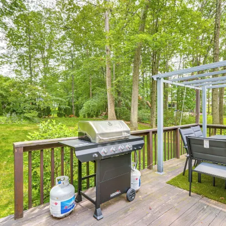 Patio, 2 Living Rooms, 5 Mi to Beaver Stadium