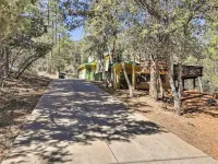 Spring Season Our Cabin Home Backing Preserve with Deck, Grill and Gas Fire Pit Hotels in Pine