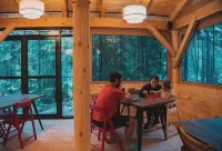 Huttopia Les 2 Lacs - Laurentides Các khách sạn ở Saint-Faustin-Lac-Carre