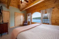 Keuka Waterfront 2-Bedroom Cottage with Wi-Fi and AC. Sleeps 6