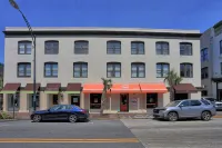 The Center of Savannah! Parking Pass Provided, Premium Access to Downtown