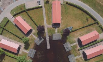 Chalets with a Bathroom, Near a Pond