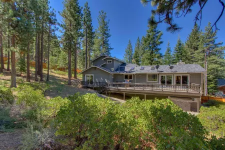 Prima Del Norte - Hot Tub, Pool Table, Arcade Game!