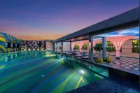 Radisson Blu Hotel & Suites GRT Chennai - Pools
