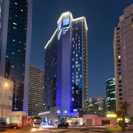 TRYP by Wyndham Dubai Отели рядом с достопримечательностью «Гринс»