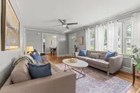 Cozy 2BR Near Furman & Downtown, Fenced Yard Hotels in Sans Souci