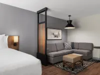 Hyatt Place Mississauga/airport Corporate Centre Hotels near Kipling Go Station