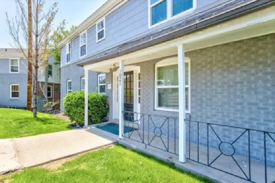 Garden level studio apt ⊹city views⊹ near U of U Hotels in 