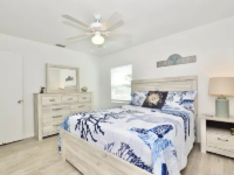 Driftwood Way~ No Checkout Chores Hotels in Jensen Beach