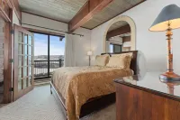 Panoramic Views and Ski in Out Access with Club Amenities - Stunning Retreat
