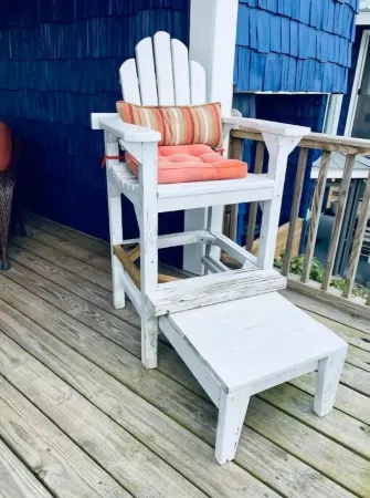 Hip Nautic (B) - All Around Fun Отели рядом с достопримечательностью «Frankie's Fancy's»