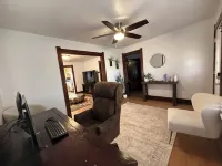 Cozy Craftsman Home Close to UW and Downtown