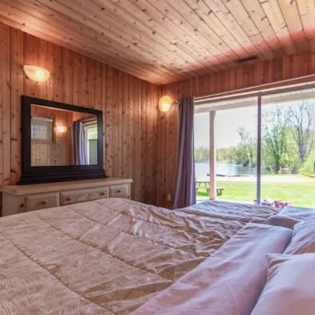 Large Cottage with Beach
