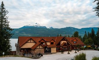 Halcyon Hot Springs Resort