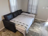 Citrus Lodge. 70" TV. Patio, Quiet,Private Patio & Free Parking Hotels in Orange City