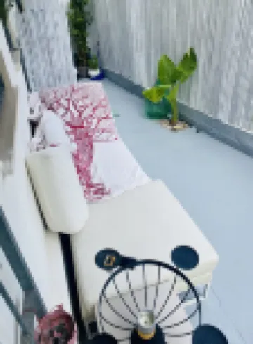 Stylish and cozy 4 room flat with garden terrace close to beach and centre