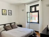 Charming Apartment with WiFi in Historic Sibiu Hotel di 