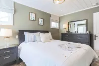 Summer Lake Paradise | Unforgettable Sunset Views 카와싸 레이크스 호텔