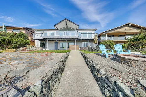 Waterfront Home w/ Dock, Hot Tub & Fire Pit - Beach