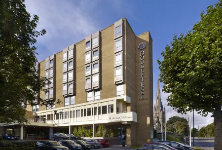 DoubleTree by Hilton Bristol City Centre Отели рядом с достопримечательностью «Центральная библиотека Бристоль»