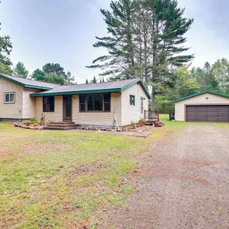 Woodruff Home w/ Lake Access & Pier, Near Town!