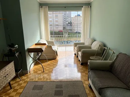 Large Central Apartment in Caxias do Sul With Parking Space Отели в г. Кашиас-ду-Сул