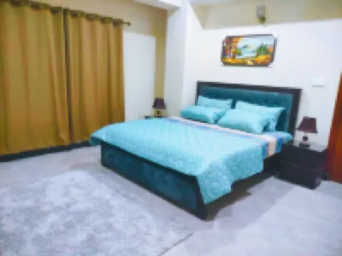 FAMILY Apt 2BHK Parking Netflix WiFi UhdTv Kitchen Hotels in 