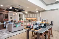 Hilton Garden Inn Louisville East - breakfast