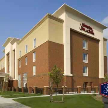 Hampton Inn & Suites Syracuse/Carrier Circle