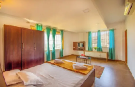 Spacious villa with 4 bedrooms and WiFi, AC in Lonavala